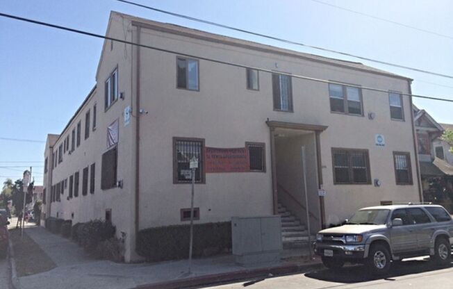 Studio, 1 bath, 430 sqft, $1,449, Unit 16