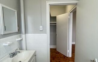 Studio, 1 bath, 300 sqft, $1,700, Unit 405