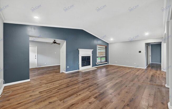 3827 CLUBWAY LN