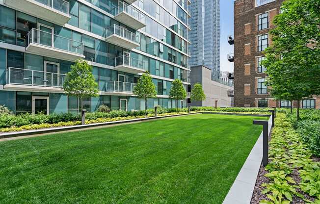Green Space at One 333, Chicago, IL