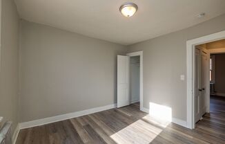 2 beds, 1 bath, $975, Unit 1504-21