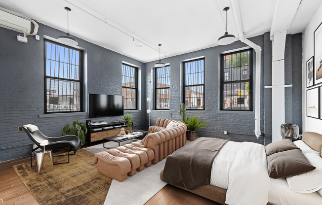 Studio, $4,700, Unit 1M