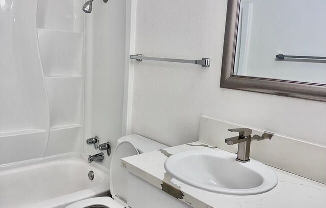 2 beds, 2 baths, 860 sqft, $1,895, Unit 18A