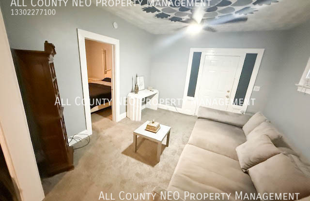 2850 E 102 ST