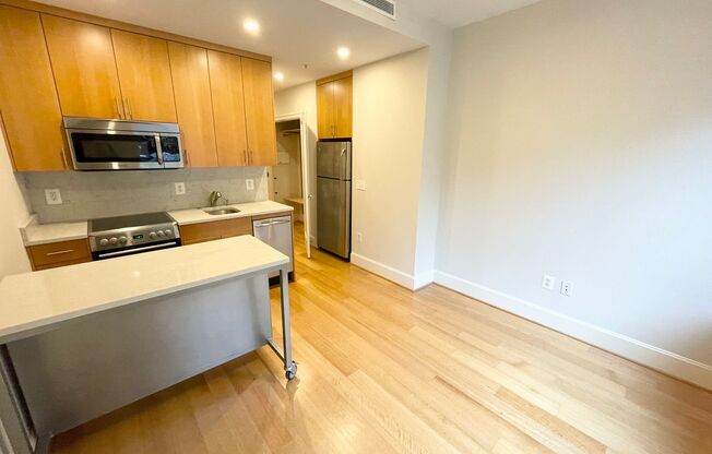 1 bed, 1 bath, $2,350, Unit 109