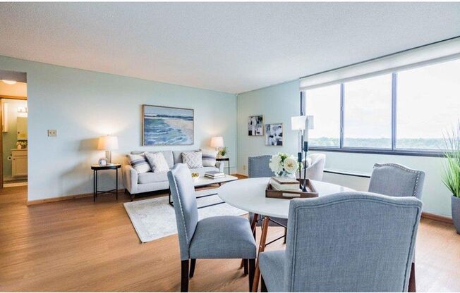 Spacious one-bedroom, one-bath condo in a fantastic St. Paul location!