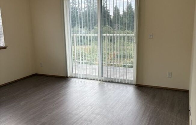 3 beds, 2 baths, 1,002 sqft, $1,800, Unit 63-305