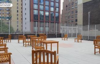 2 beds, 1 bath, $6,800, Unit 7D