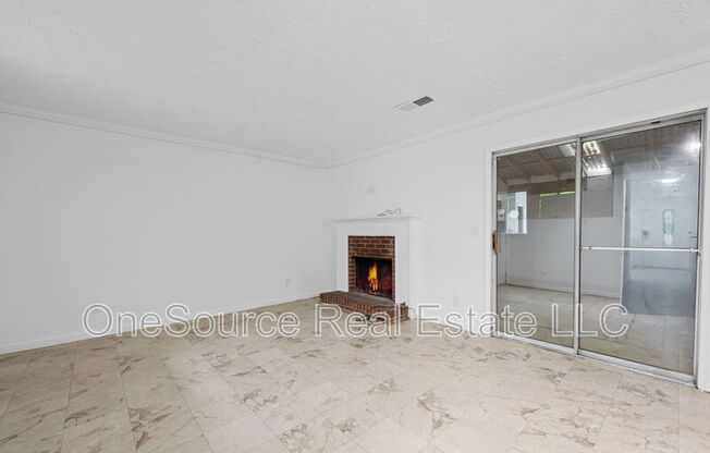 1086 HUNTINGTON TRCE