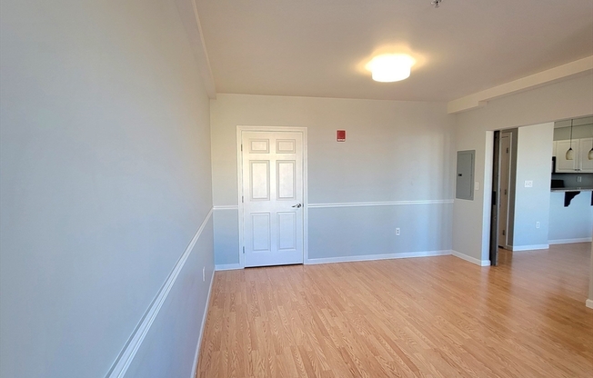 1 bed, 1.5 baths, 1,083 sqft, $2,600, Unit 602