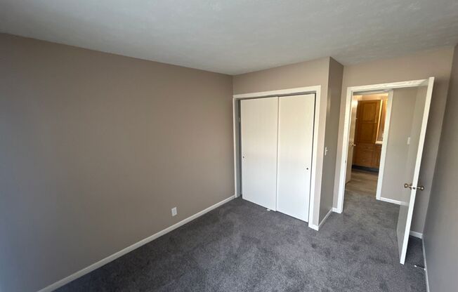 2 beds, 1 bath, 900 sqft, $969, Unit 107