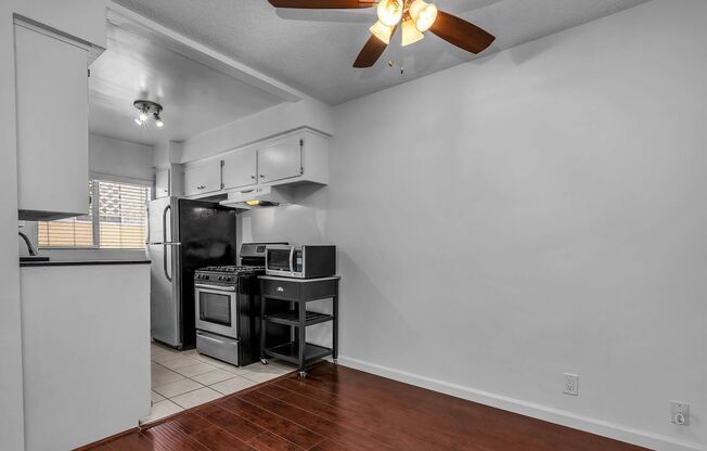 Great unit steps away from Montana!