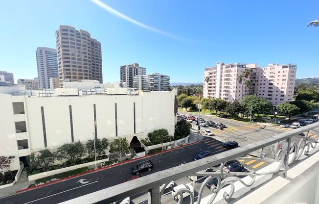 1 bed, 1.5 baths, 1,207 sqft, $4,195, Unit 906