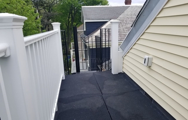 35 WHITFIELD RD