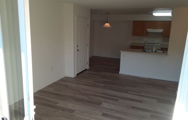 3 beds, 2 baths, 1,076 sqft, $2,200, Unit 2004