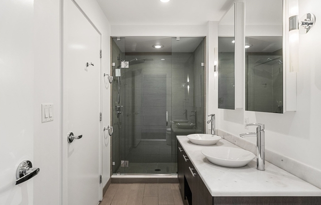 2 beds, 1.5 baths, 1,035 sqft, $5,500, Unit 19H