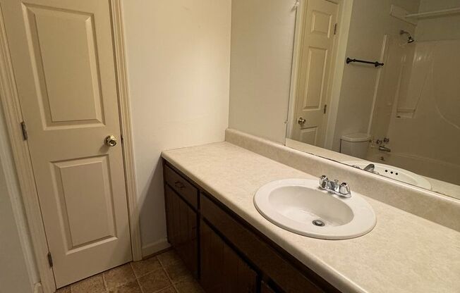 2 beds, 1.5 baths, $1,195, Unit Apt. A