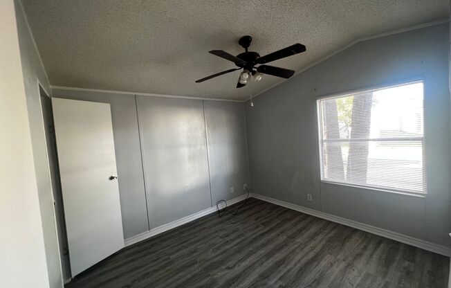 3 beds, 2 baths, $1,075, Unit Space 336