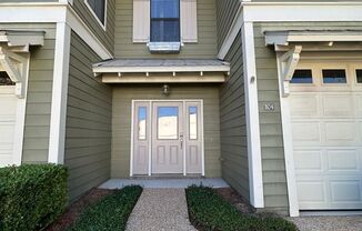 30 days free rent with a lease starting in Nov! Charming 3 bed 2.5 bath townhouse