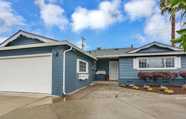 Charming 3-Bedroom Home in Prime Cambrian Location