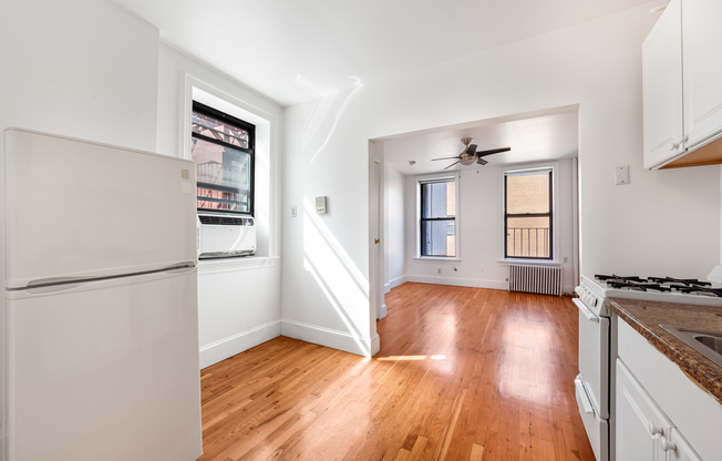 241 MULBERRY ST