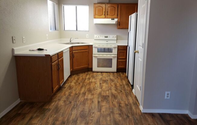 AVAILABLE NOW IN AHWATUKEE!!!