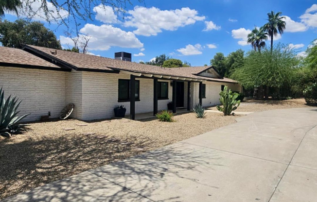 12018 N Hayden Rd