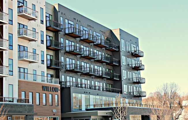 1 bed, 1 bath, 865 sqft, $1,575, Unit 517