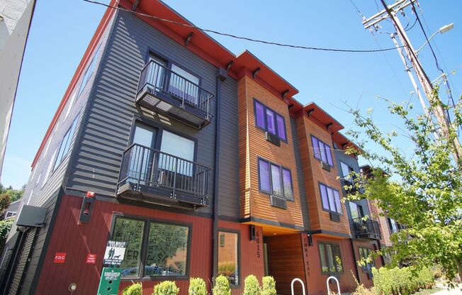 Modern, Spacious 2Bdr w/Condo-Grade Finishes Ready Mid-June!