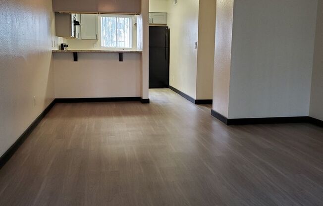 2 beds, 2 baths, 950 sqft, $1,460, Unit 201