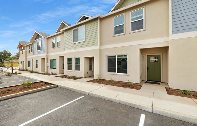 Floral East Apartment Homes