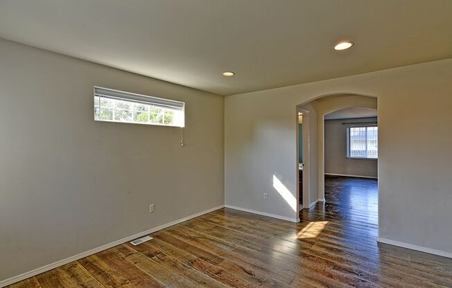 Spacious Craftsman Style Home - Pet Friendly!