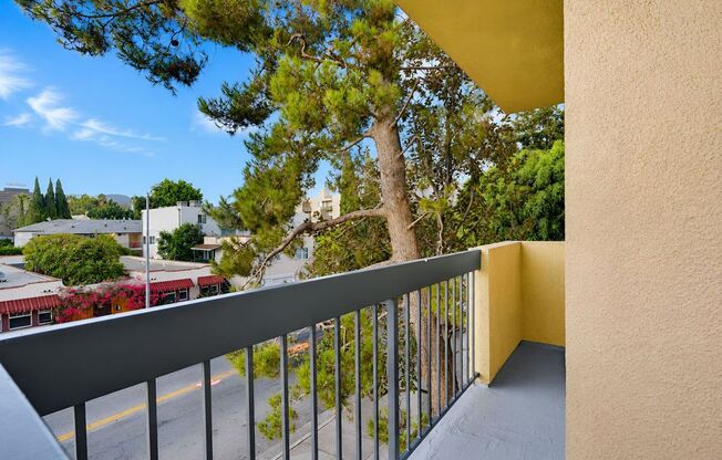 1 bed, 1 bath, 700 sqft, $2,150, Unit Unit 208