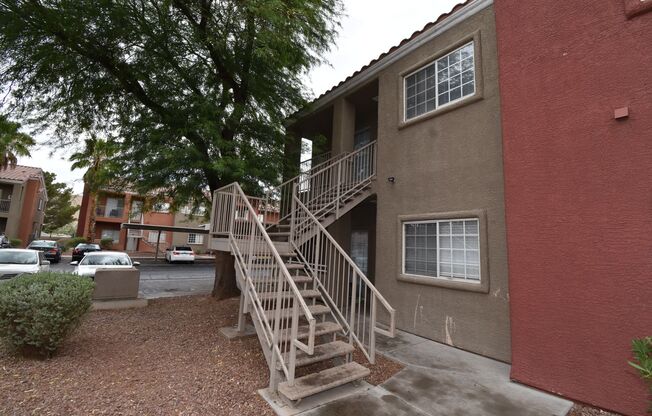 3 beds, 2 baths, $1,300