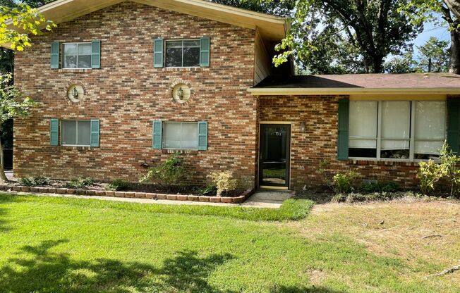 Three Bedroom, Large Lot, Pet Friendly,Hixson! ***Monthly rent $1900.00!***