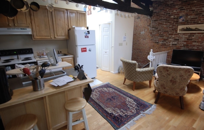 76 TYLER ST