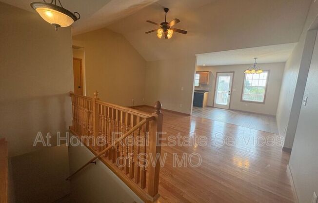 3008 W GARTON