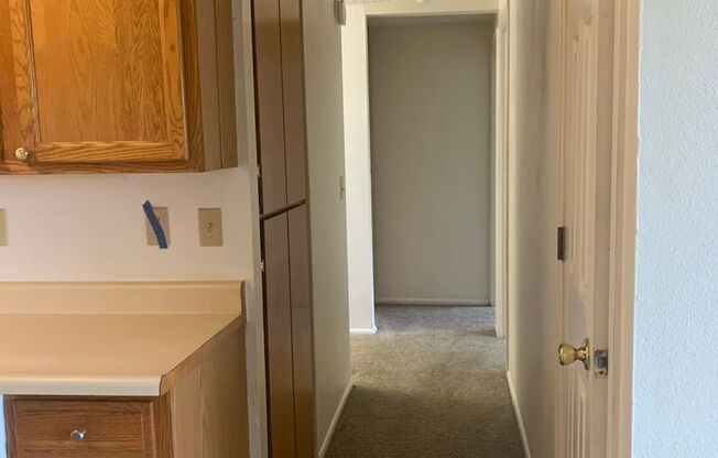 2 beds, 1 bath, $1,150, Unit A6