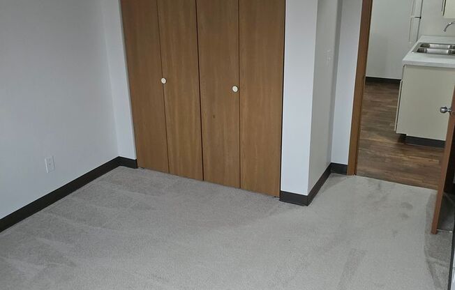 2 beds, 1 bath, 920 sqft, $1,305, Unit 1471-203