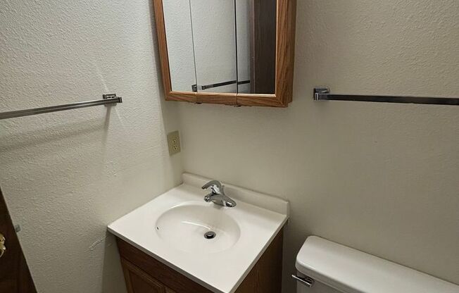 Studio, 1 bath, 360 sqft, $600, Unit 32