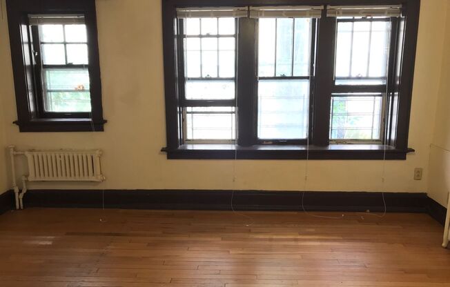 Studio, 1 bath, $775, Unit 106