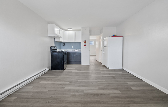 2020 WOODLYNNE AVE