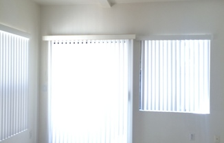 3 bedroom 2 bath Townhouse with loft in Chandler - AZ Avenue & Frye Rd