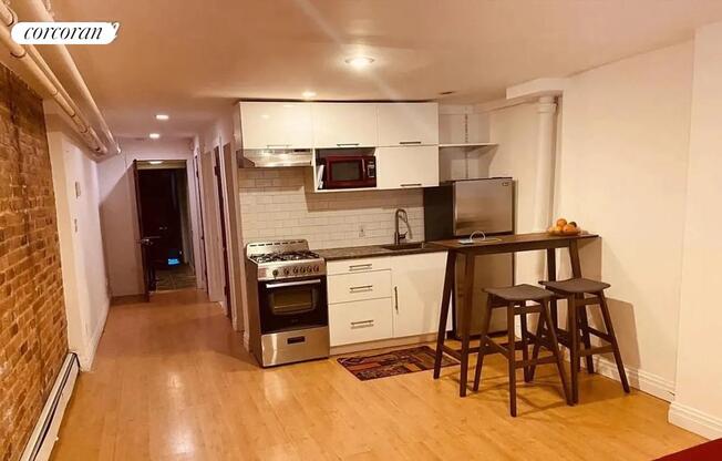 Studio, 1 bath, $2,400, Unit A1