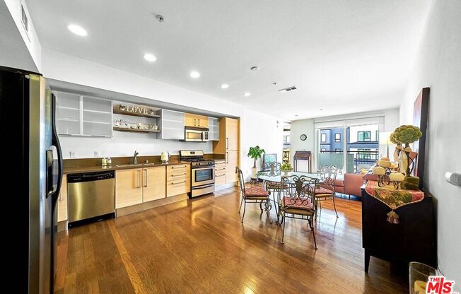 1 bed, 1 bath, 830 sqft, $2,700, Unit 318