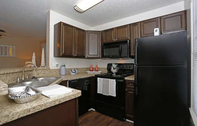 Stonegate Apartments in Palm Harbor, FL photo of kitchen