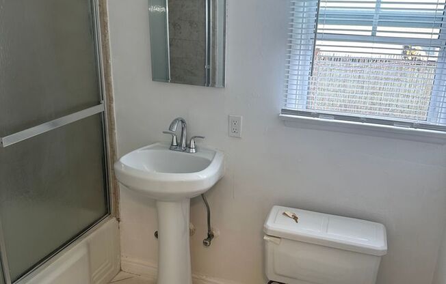 1 bed, 1 bath, $2,295