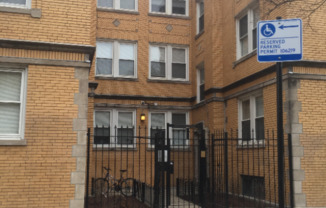 4425 W FULLERTON AVE
