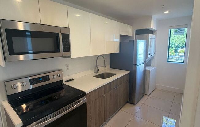 2 beds, 1 bath, 550 sqft, $1,995, Unit 821-205