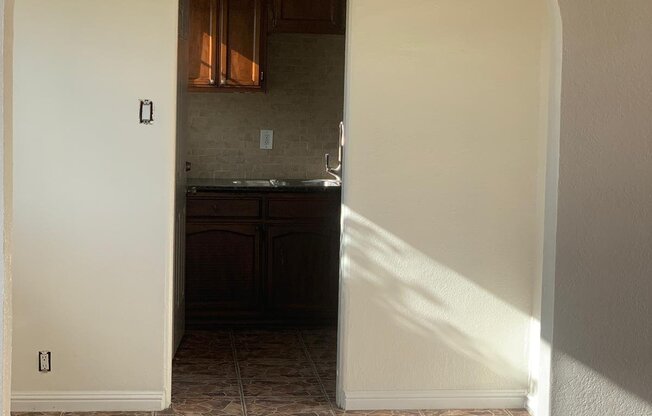 331 W MANCHESTER BLVD